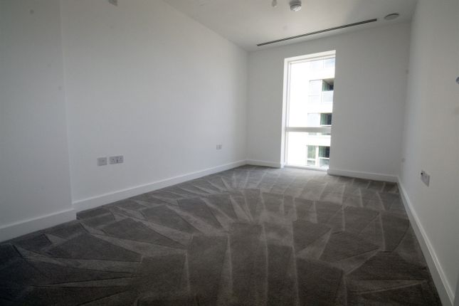 Flat to rent in Mcgill House, 3 Needell Road