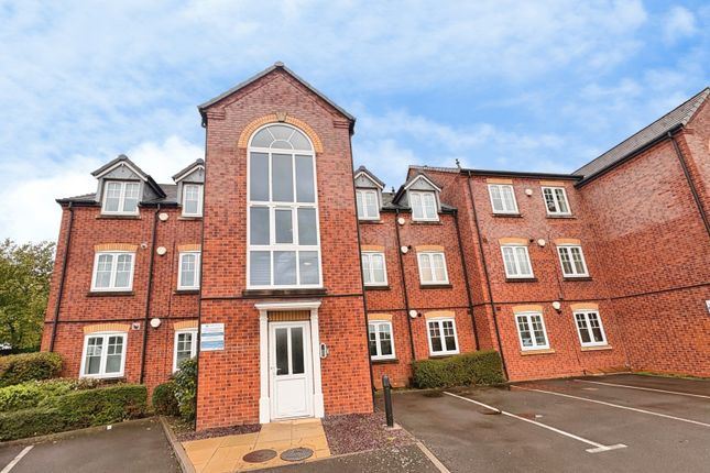 2-bed flat on Bentley Lane, West Midlands, £900/mo