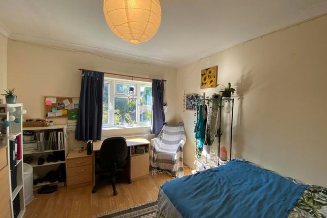 45, Blenheim Gardens, Southampton photo 5