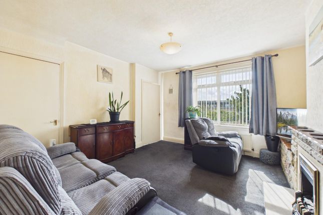 6, Ayrton Crescent, Bingley photo 2