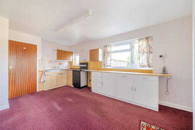 Jancris, 4 Bibberne Row, Lower Road, Sturminster Newton photo 2