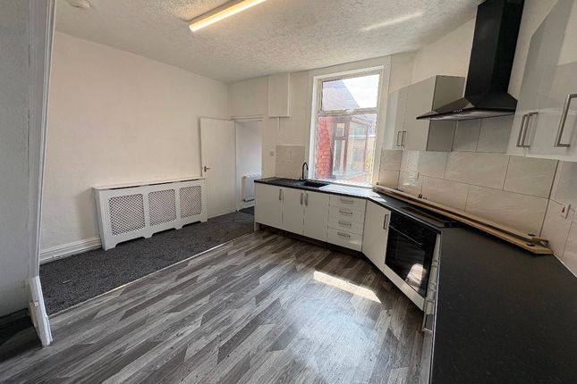 12 Bradford Street, Bolton photo 4