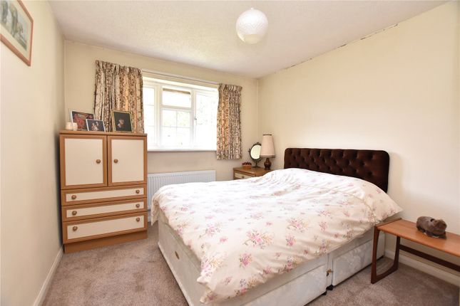 16, Westwinn View, West Yorkshire photo 4