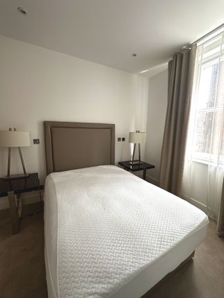 Flat to rent in Clifford Street, York