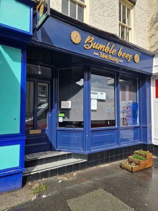 Retail premises to let in 34 Stramongate, Kendal, Cumbria