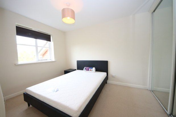 Flat to rent in Gilberts Lodge, Epsom