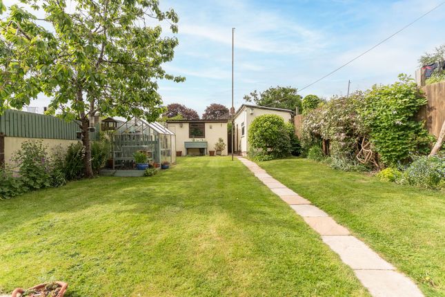 23 Church Crescent, Newport photo 4