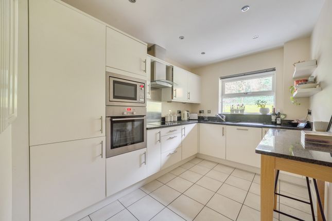 Flat 3, Long Gables, 10, South Park, Buckinghamshire photo 4