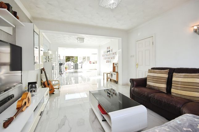 2, Millbrook Gardens, Romford photo 3