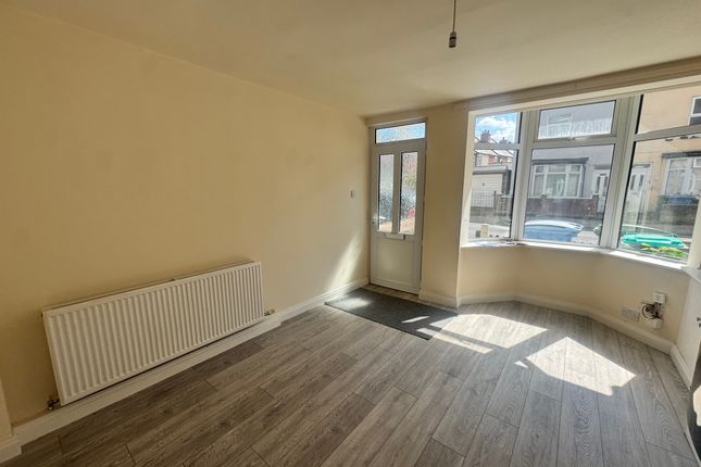 110, Mansfield photo 2