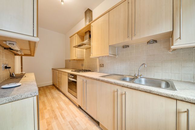 9, Canal View, Sowerby Bridge photo 3