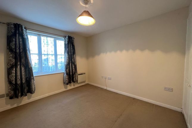 Flat to rent in Mercer Close, Larkfield, Aylesford