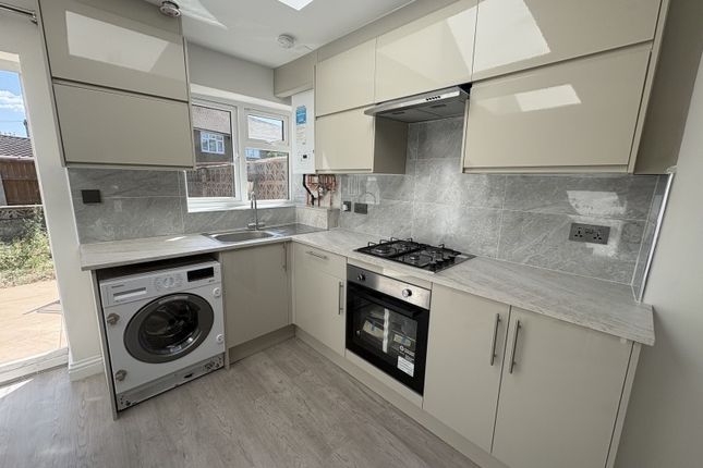 33, Park Road, Stanwell photo 2