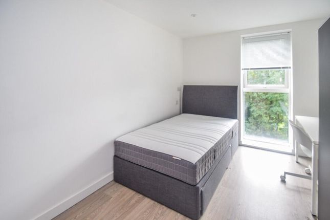 Flat 83, Block 2
132 London Road
Newcastle-under-Lyme, Flat 83, Block 2
132 London Road
Newcastle-under-Lyme, Newcastle photo 4