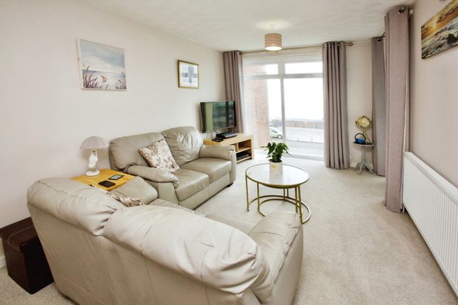 Flat for sale in Marine Parade East, Lee-On-The-Solent, Hampshire
