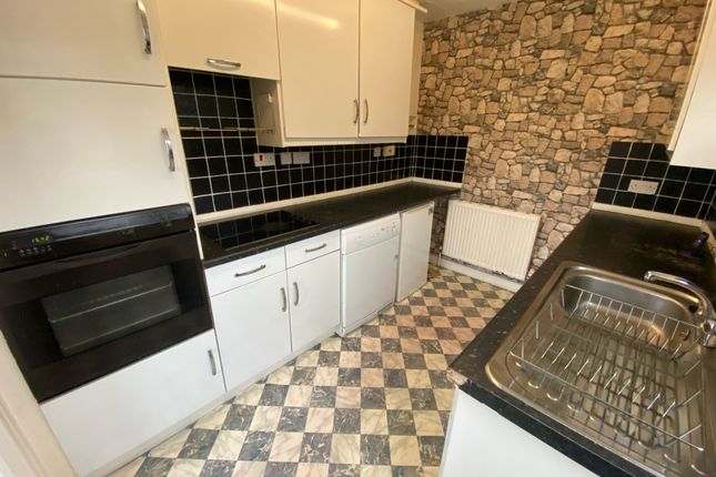 29, Plane Tree Avenue, LEEDS photo 4
