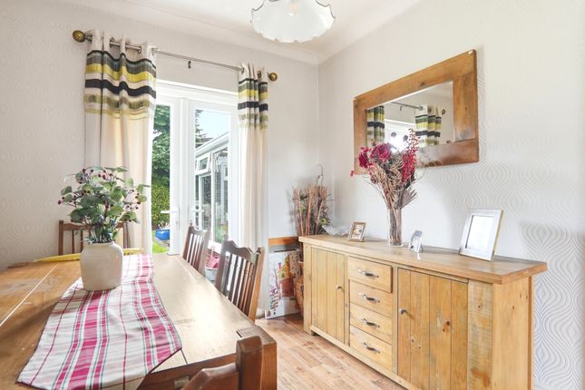 29, Howard Avenue, Leeds photo 3