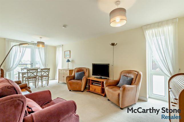 39 George House, Primett Road, Stevenage photo 2