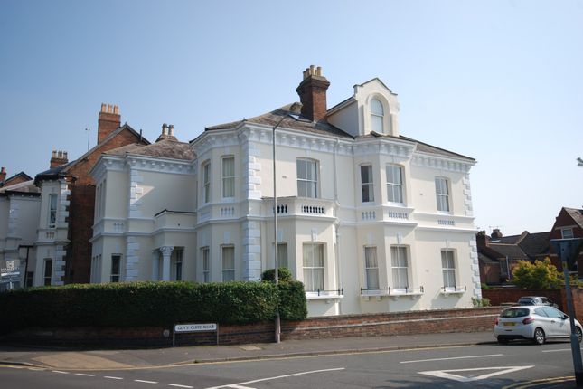 Thumbnail Flat to rent in 27 Warwick Place, Leamington Spa