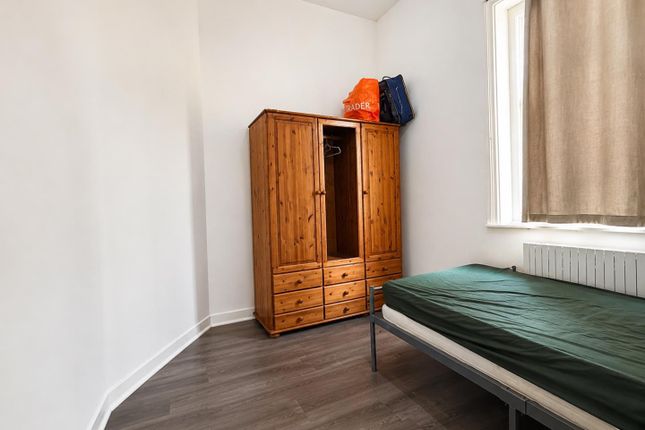 72A, Winsor Terrace, London photo 2