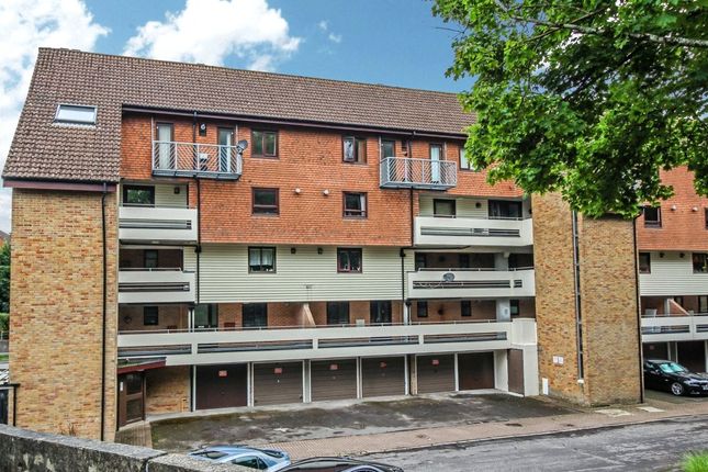 Flat for sale in Kingsway Gardens, Andover, Hampshire