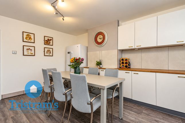 29, Sisley Avenue, Nottingham photo 3