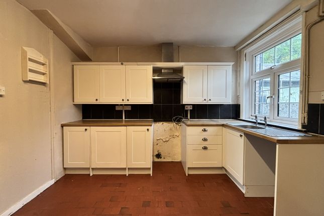 3, Bustard Farm Cottages, Fordingbridge photo 2