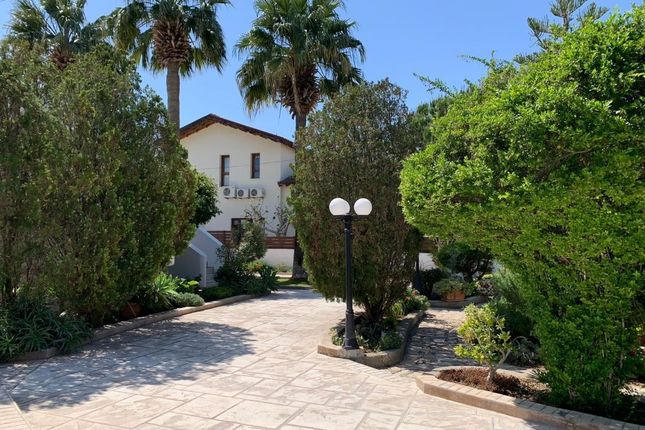 Detached house for sale in Cyprus, Larnaca, Aradippou