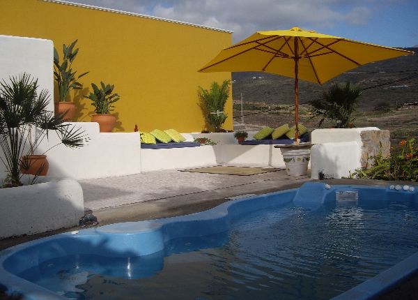 Villa for sale in El Roque, Tenerife, Spain