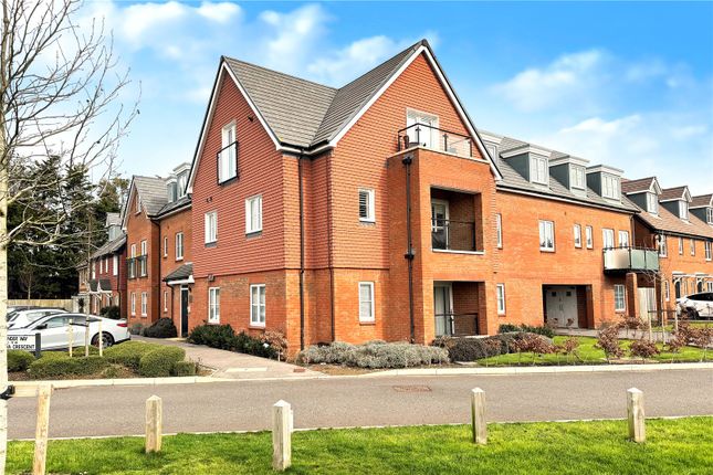 Thumbnail Flat for sale in Acacia Crescent, Angmering, Littlehampton, West Sussex
