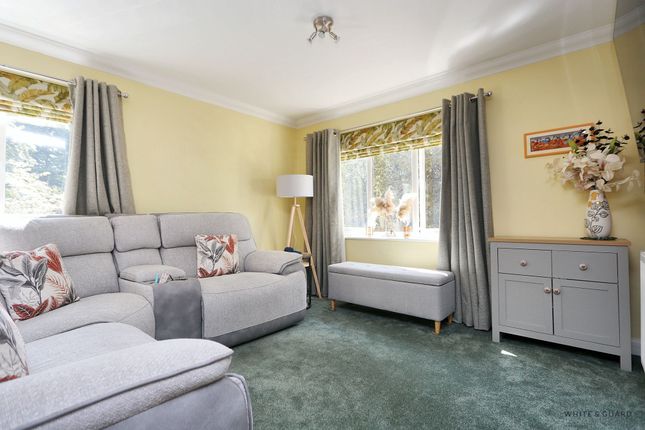 Flat 6, Yew Trees Lower Lane, Southampton photo 4