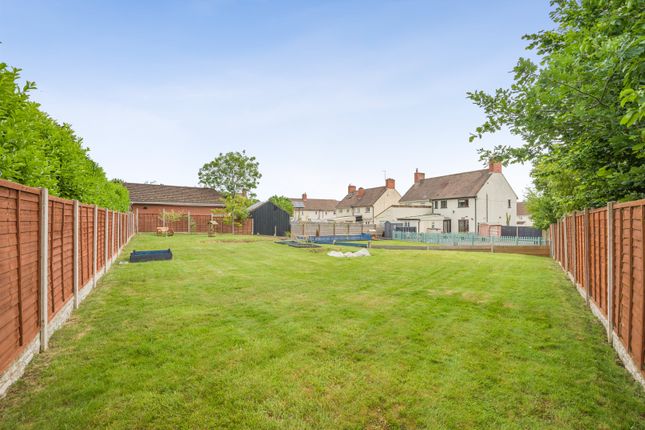 8, Eastgate Crescent, Caerwent, Caldicot photo 2