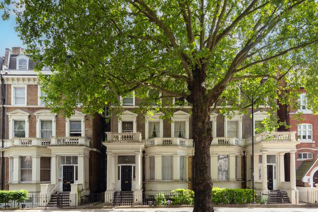 Thumbnail Flat to rent in Holland Park Avenue, London