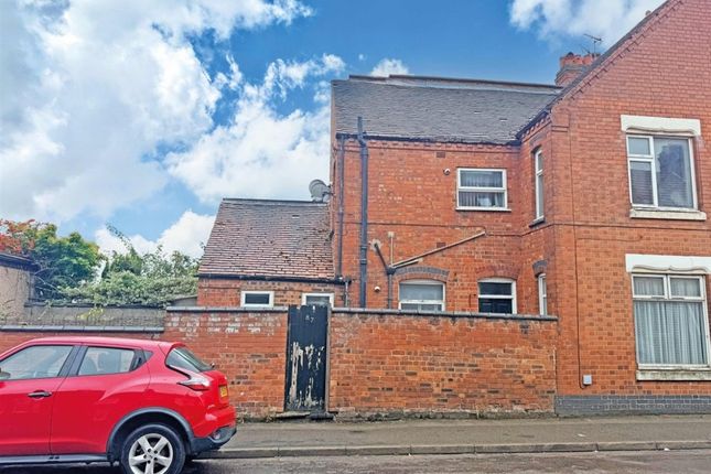 1-bed flat on 87a, Aston Road, NUNEATON, £45,000