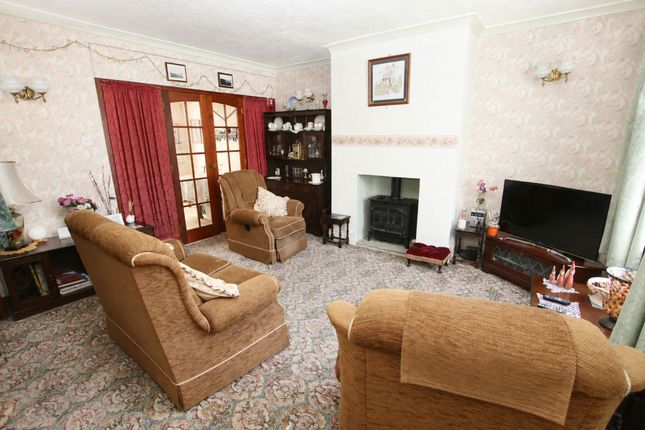 2 Frieldhurst Road, Todmorden photo 2