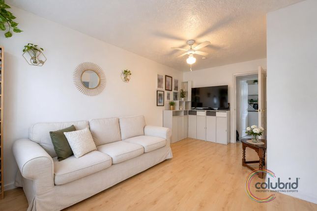 2 Melbourne Court, Melbourne Road, Tilbury photo 2