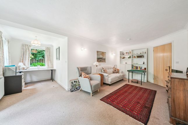 Flat 2, Strawhill Court, Glasgow photo 3