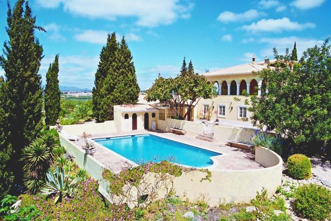 Thumbnail Villa for sale in Porches, Lagoa E Carvoeiro, Algarve
