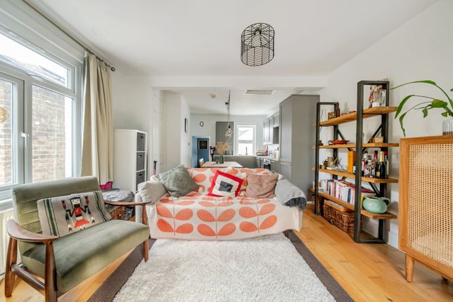 Flat 2, 35, Walpole Road, Teddington photo 4