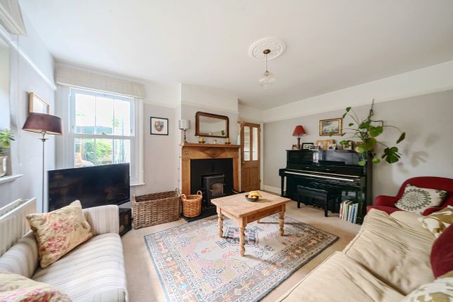 11A,, Mount Pleasant, Surrey photo 2