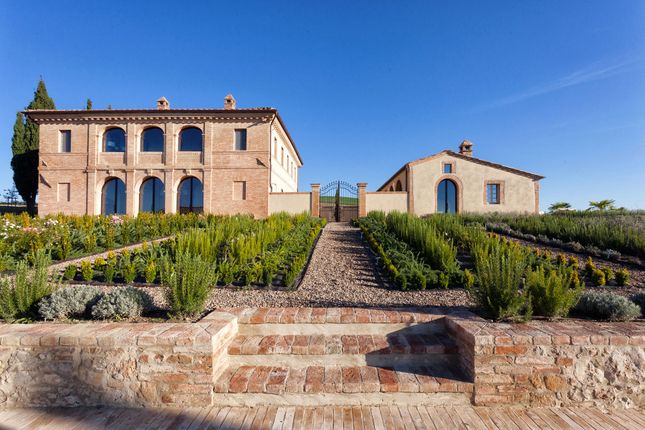 Villa for sale in Siena, Buonconvento, Siena, Tuscany, Italy