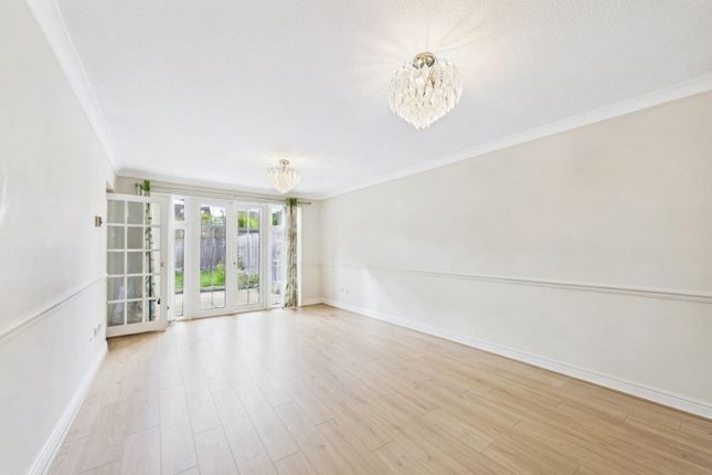 66, Beverley Gardens, Maidenhead photo 4