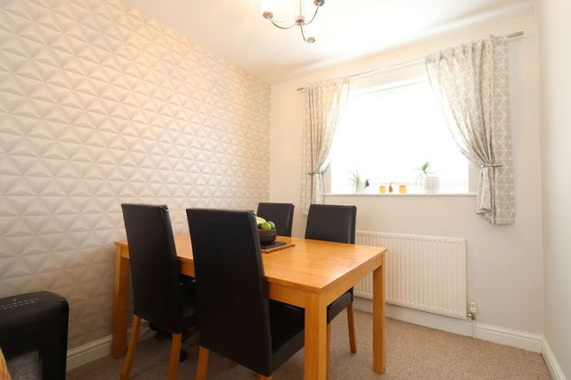 3 Church Drive, Doncaster photo 4