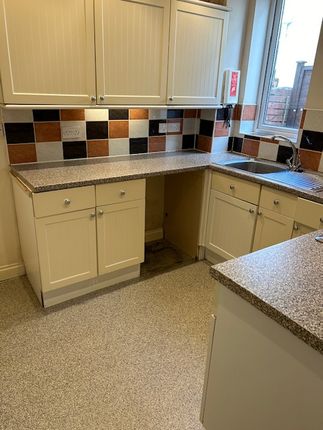 Flat to rent in Manor Road, Paignton