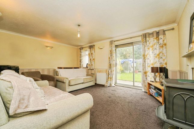 41, Marsh Gardens, Gloucestershire photo 2