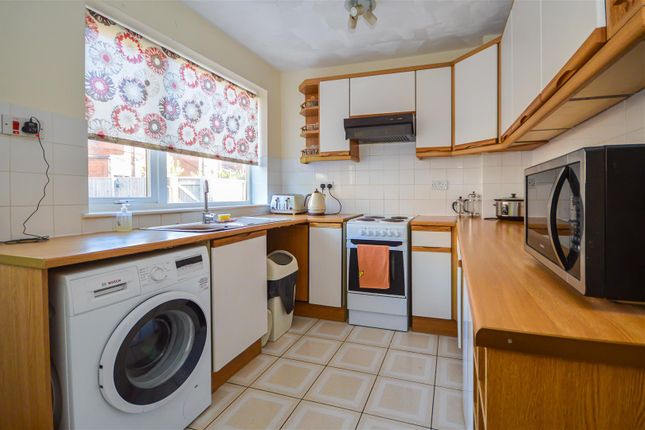 3, Sharon Cottages, Ossett photo 2