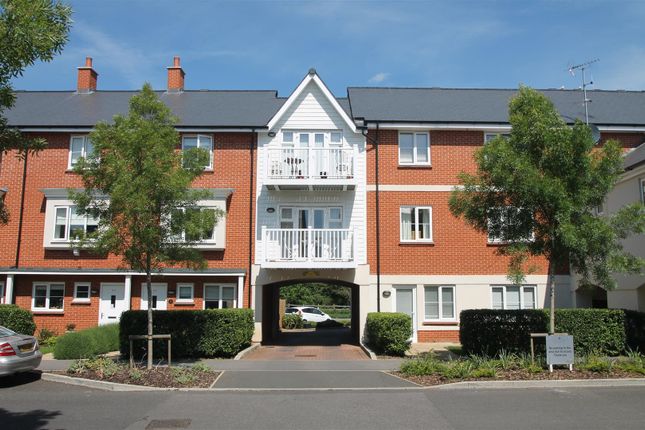 1 bed flat for sale in Sierra Road, High Wycombe HP11