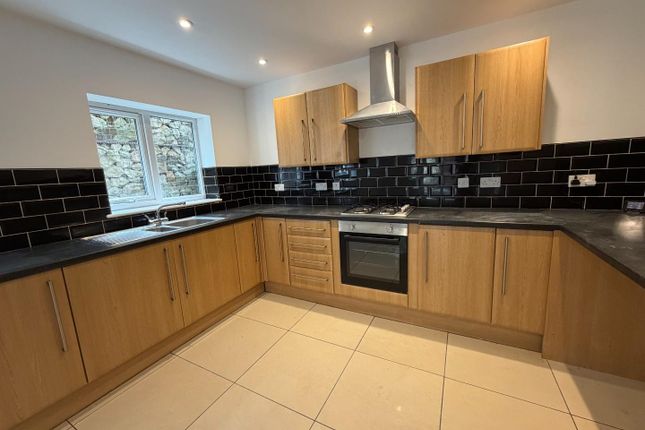 12, Park Avenue, Manchester photo 2