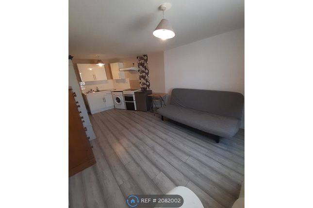 Thumbnail Studio to rent in Brierley Avenue, London