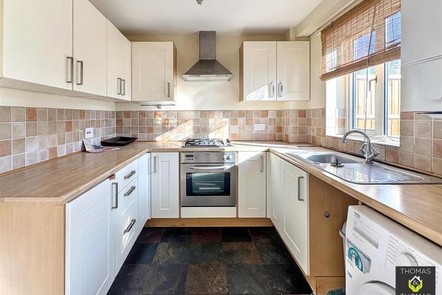 3, Marchant Close, Cheltenham photo 3